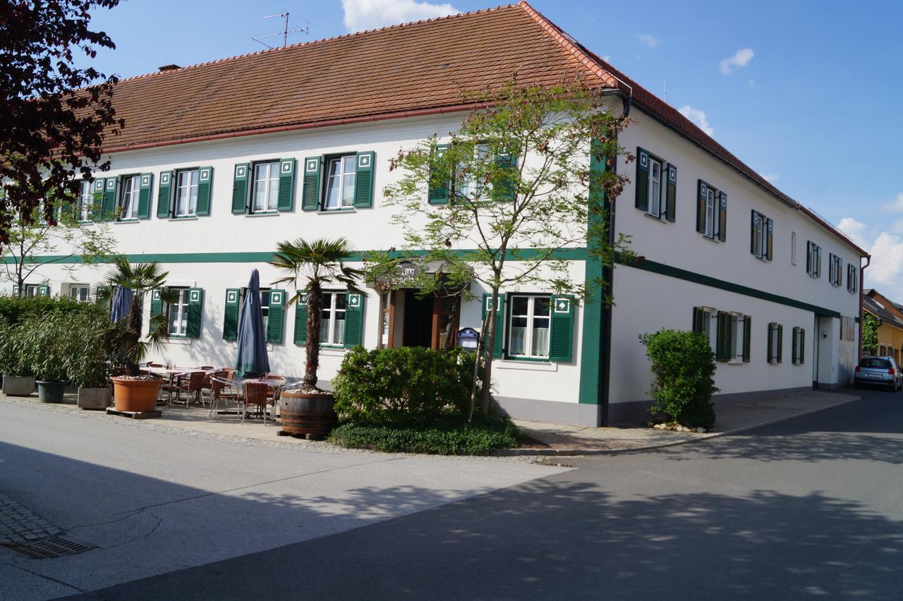 Gasthof Zum Hirschen Бургау Экстерьер фото